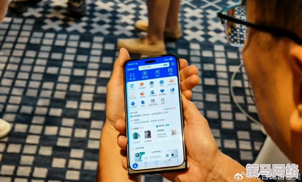 十八模软件手机版：据传内含神秘功能，用户体验超乎寻常，引发行业热议